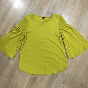 Like New Ann Taylor Bell Sleeve Blouse Size Medium